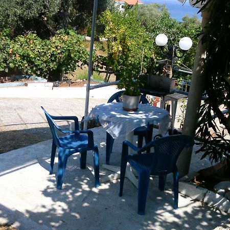 דירות קואינירה House Mantesos חדר תמונה
