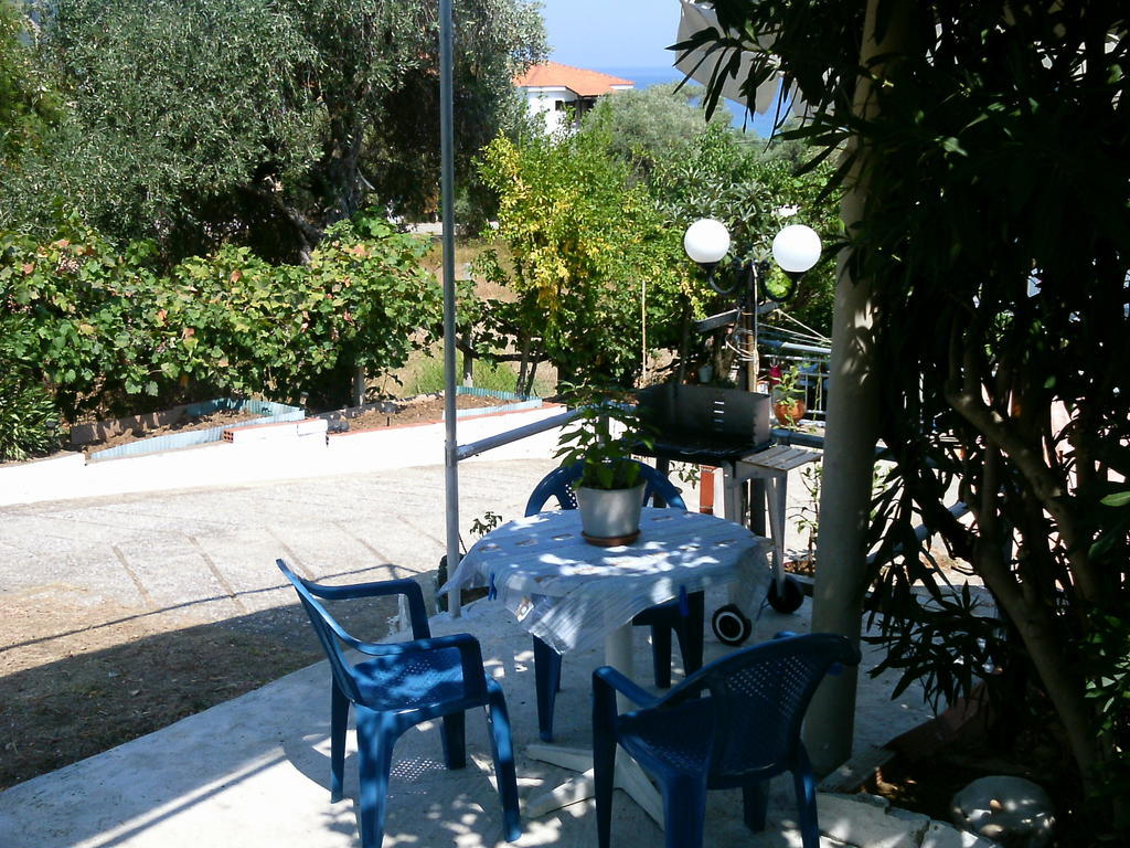 דירות קואינירה House Mantesos מראה חיצוני תמונה